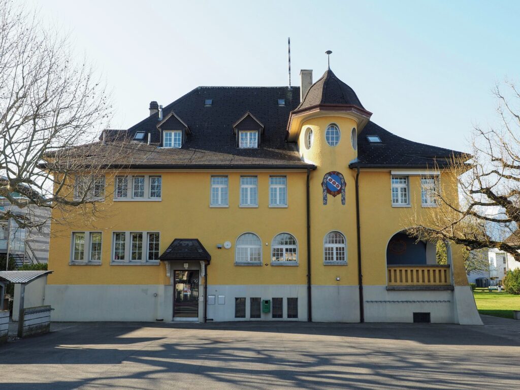 Bachschulhaus1